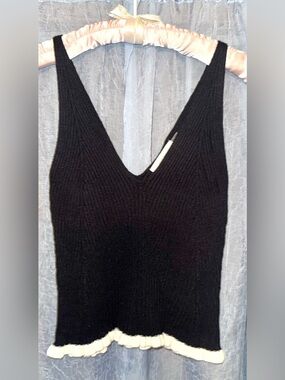 Idem Ditto Black Ribbed Knit Deep V Tank Top Contrast Ruffle Hem Size Large NWT